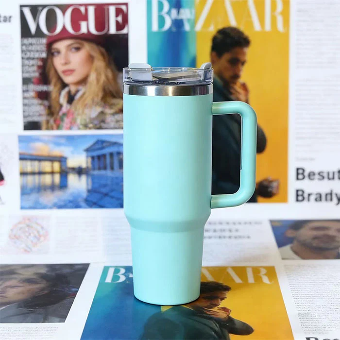 40 oz-os pohár fogantyúval